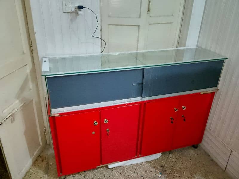 mobile shop counter for sale in good condition 5 feet/16inch height 40 3