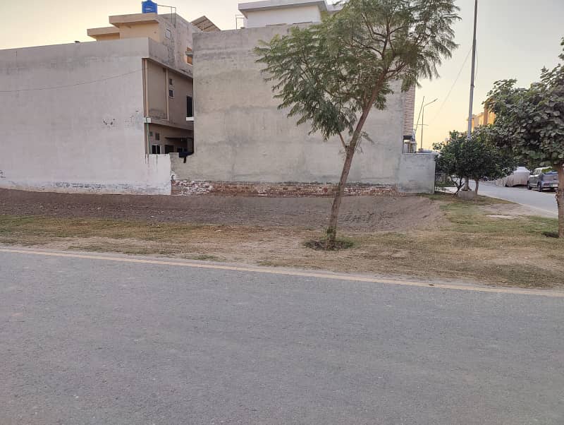 10 Marla Ideal Location Residential Plot Is Available For sale In Lahore 0