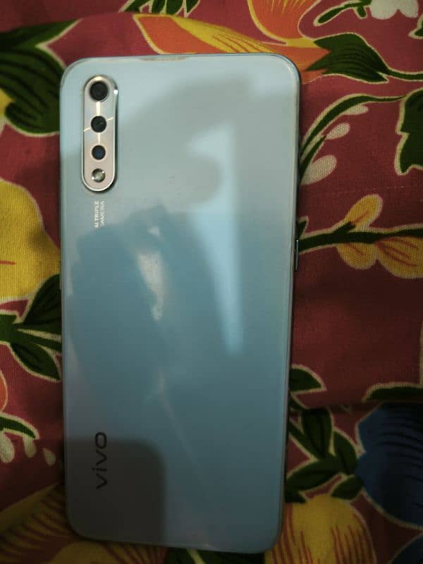 vivo s1 4/128 mobile ar dabba available hai ar 10/9 condition hai 5