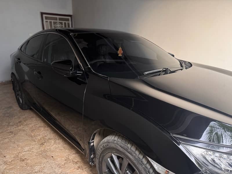 Honda Civic 2021 Black UG Top of the Line 8500 km  Driven Like New 15