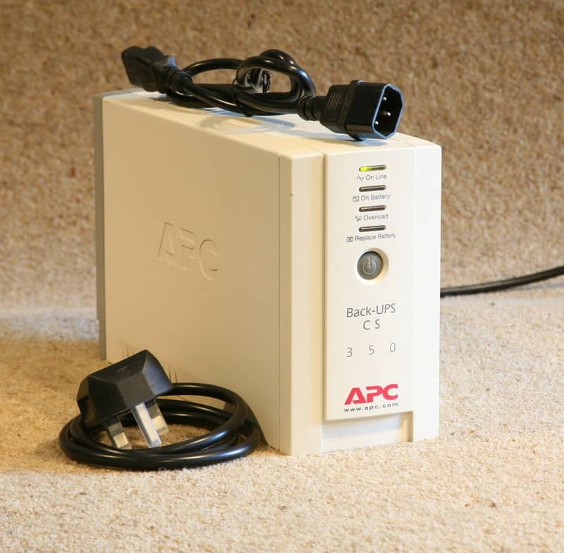 APC Back-UPS, 650VA, Tower, 230V, 4 IEC C13 Outlets , User Replaceable 1