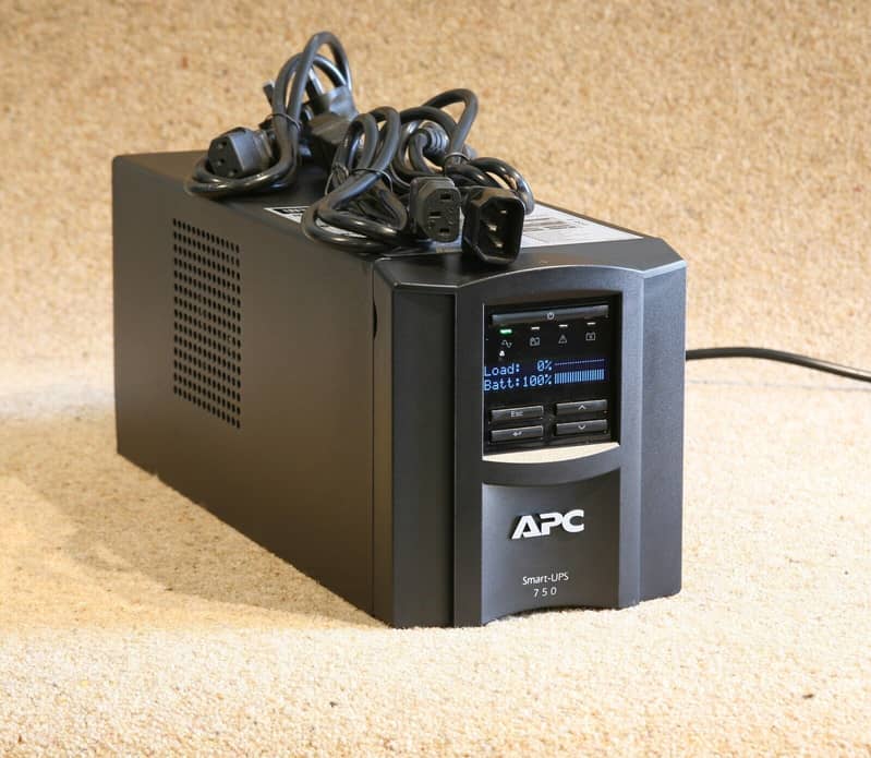 APC Back-UPS, 650VA, Tower, 230V, 4 IEC C13 Outlets , User Replaceable 2