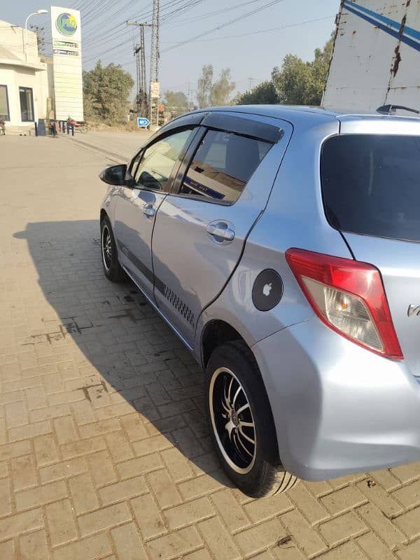 Toyota Vitz 2012 4