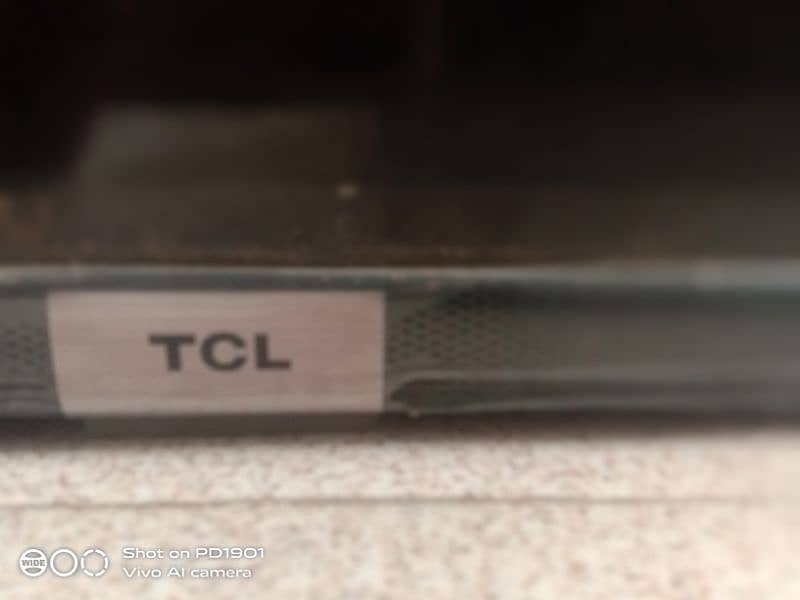 TCL 43 ORIGINAL PANEL DAMAGE 3