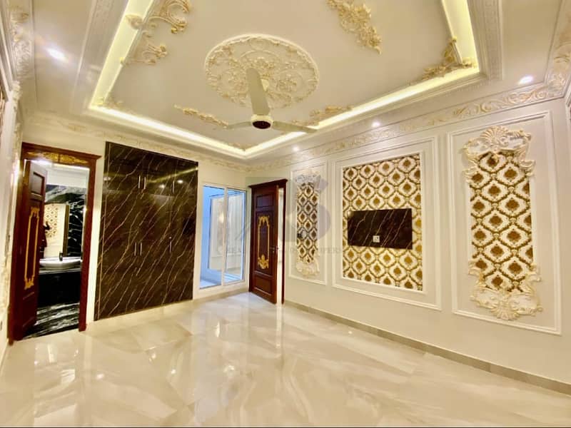 5 Marla Stunning House available for sale in SJ Garden Lahore 8