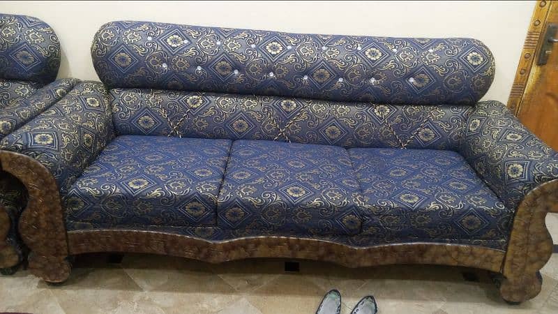 6 seaters sofa new condition 0