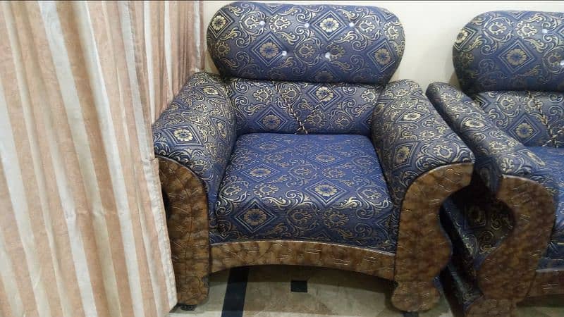 6 seaters sofa new condition 2