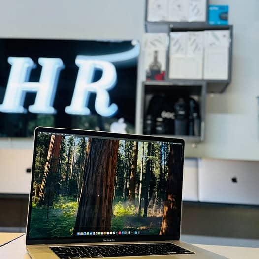 MacBook Pro 16” 2019 - i9, 16GB, 512GB 1