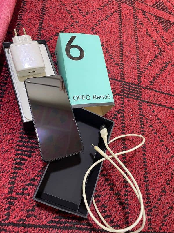 Oppo Reno 6 (8 128) 7