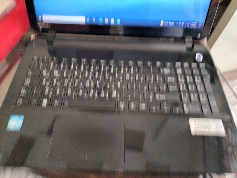 Toshiba Laptop 4GB/500GB 4