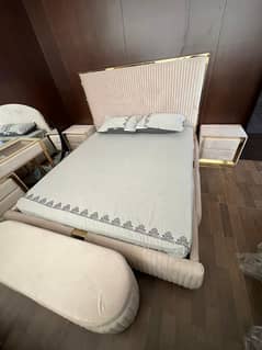 bed set / king size bed / side tables / dressing table/ room chair set