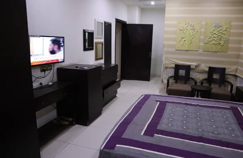 Fully Furnished Rooms With Five-Star Facilities Available On Monthly Basis At Kohinoor City 0