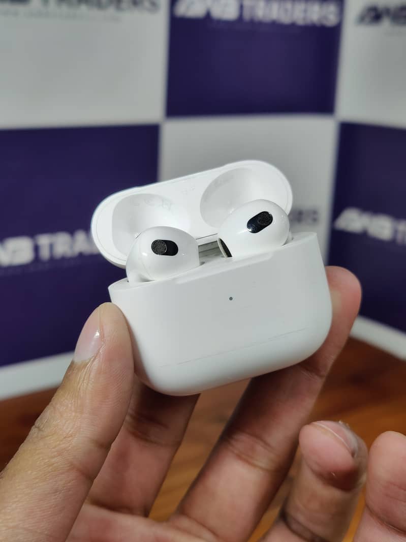 Original Airpods Gen3 Slightly Used Personally 0