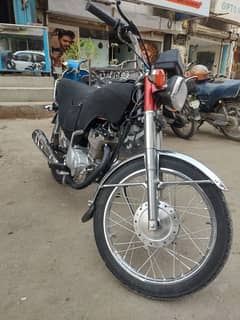 Honda 125 Karachi num