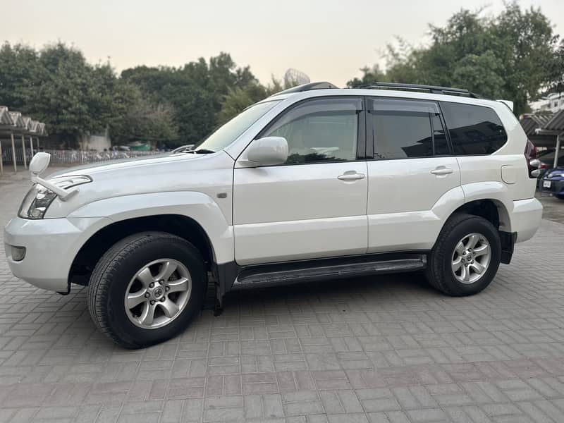 Toyota Prado 2003  sunroof 7 seater 4