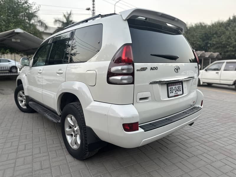 Toyota Prado 2003  sunroof 7 seater 6