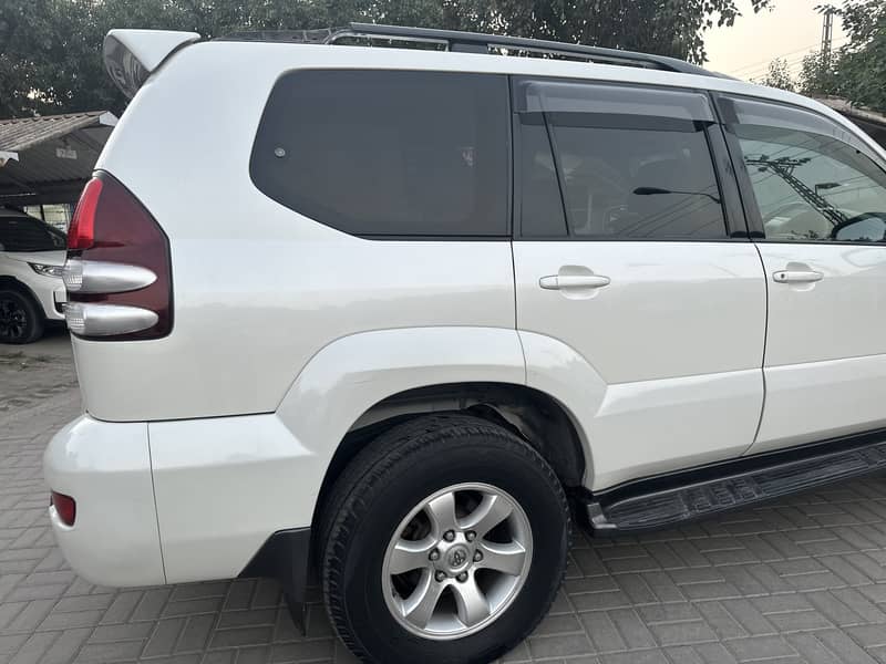 Toyota Prado 2003  sunroof 7 seater 9