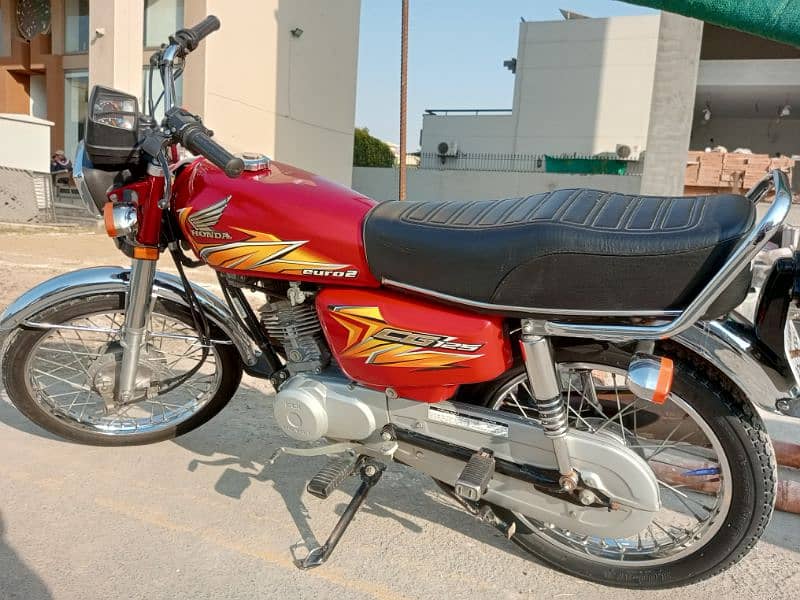 total genuine 2021 model punjab Lahore reg 3