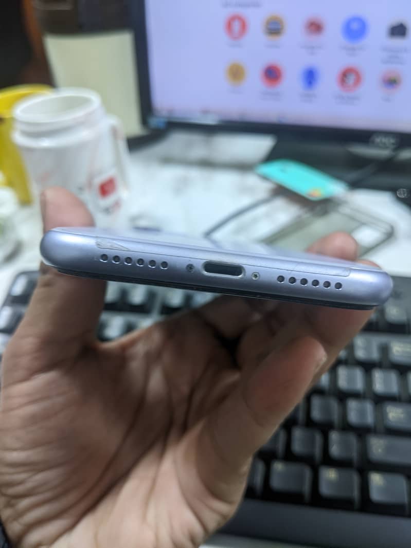 Apple iPhone 11 5