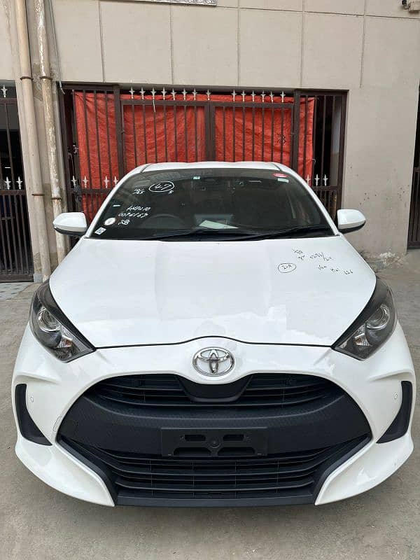 Toyota Yaris 2022 X Package with push start 1