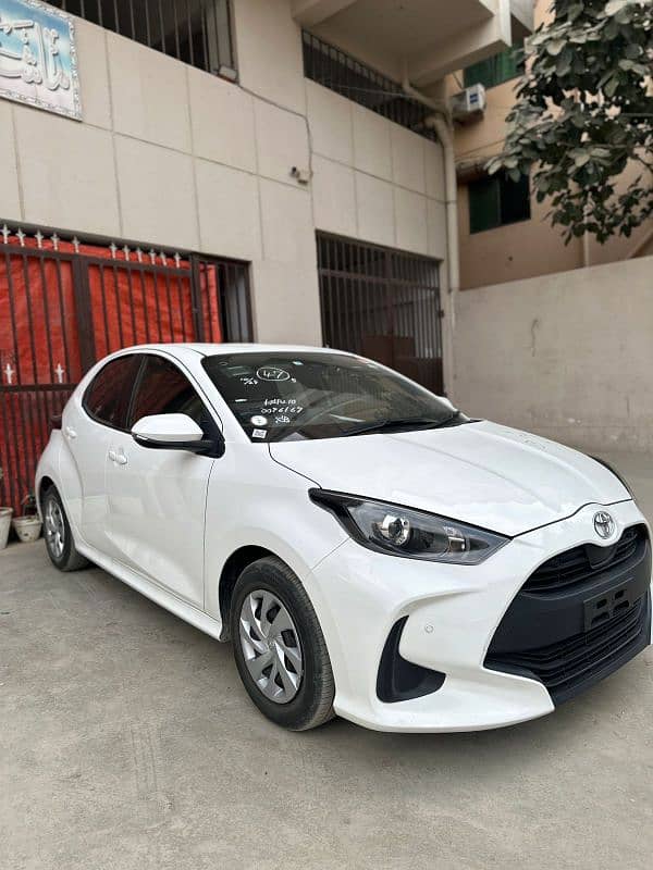 Toyota Yaris 2022 X Package with push start 3