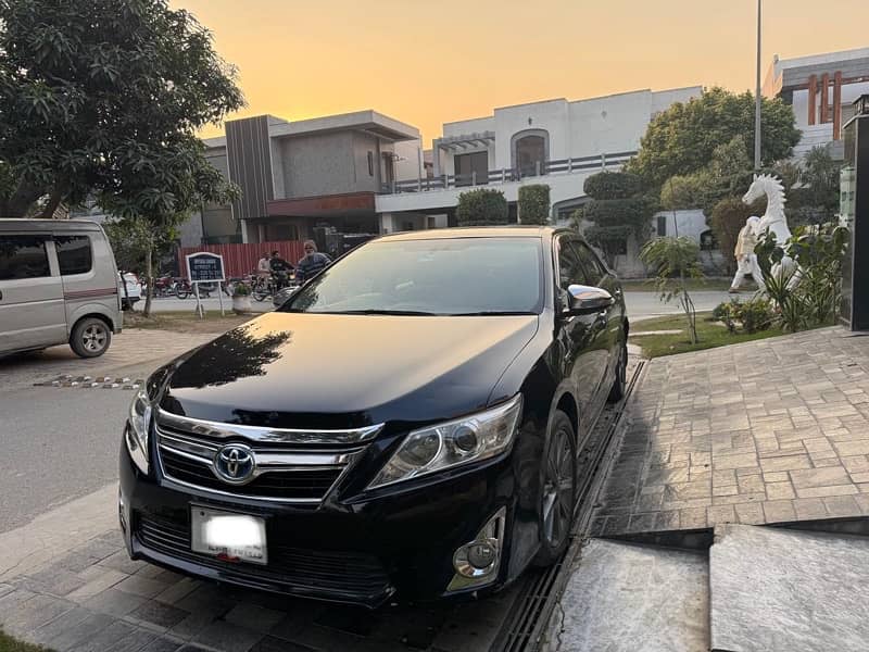 Toyota Camry Hybrid 2013 1