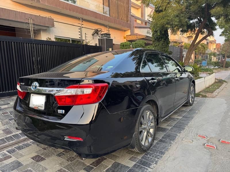 Toyota Camry Hybrid 2013 4