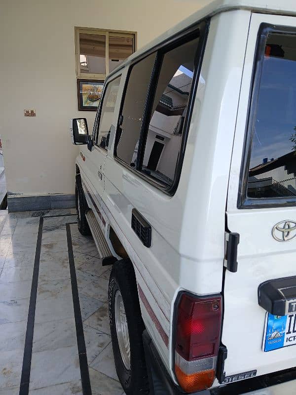 Toyota Land Cruiser 1991 2