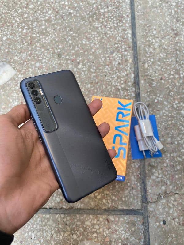 TECNO SPARK 7 pro 4/64 WITH BOX charger 0