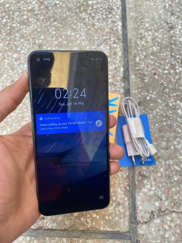 TECNO SPARK 7 pro 4/64 WITH BOX charger 2