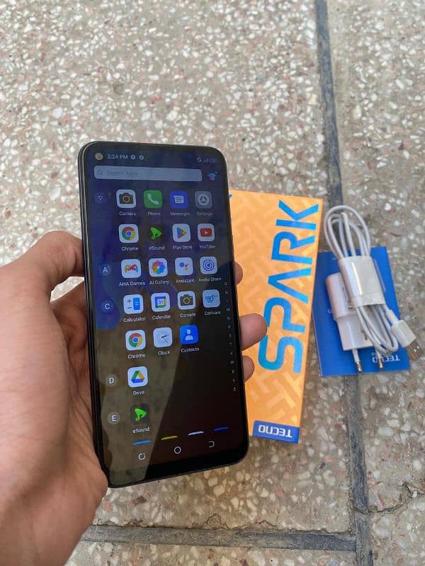 TECNO SPARK 7 pro 4/64 WITH BOX charger 3