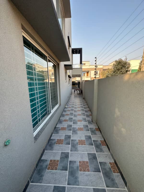 Investor Rate 10 Marla Brand New House For Sale In Awais Qarni Block Of Bahria Town Lahore 11