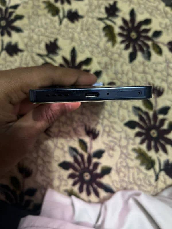 Infinix Note 40 (3 week Used) 2