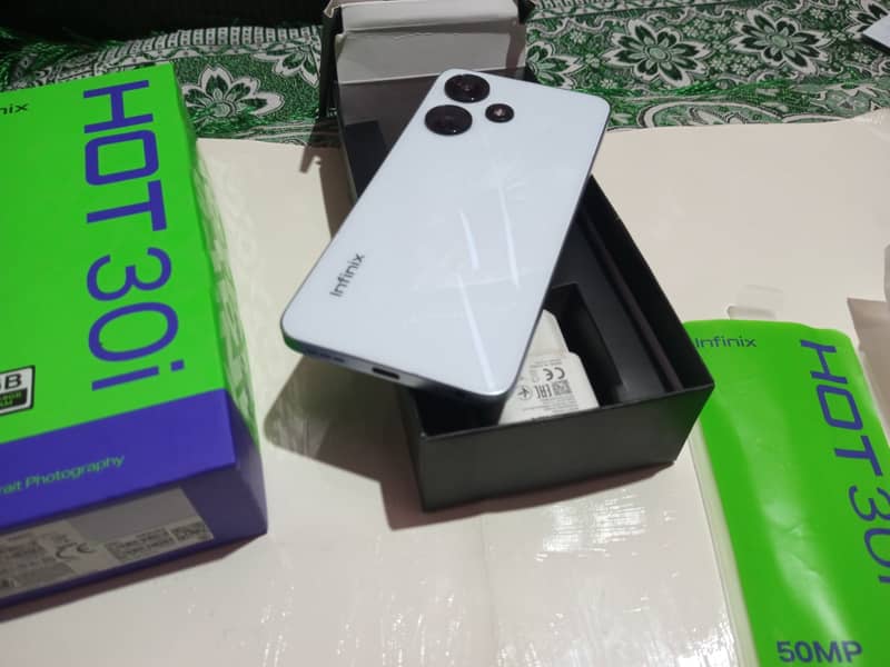 Infinix Hot 30i 8+8/128 In Warranty 2