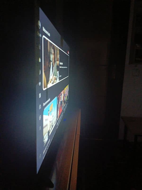 Android led tv 32 inch brand new with boxe and in excellent condition 5