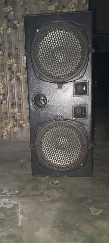 2 woofer 10 inch and 2 tweeters or 1 kit amplifier All comple set 0