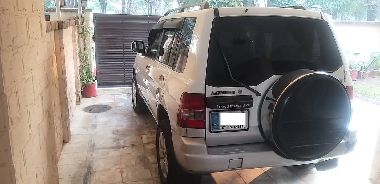 Mitsubishi Pajero IO 4