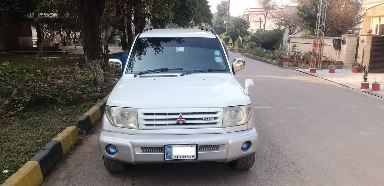 Mitsubishi Pajero IO 19