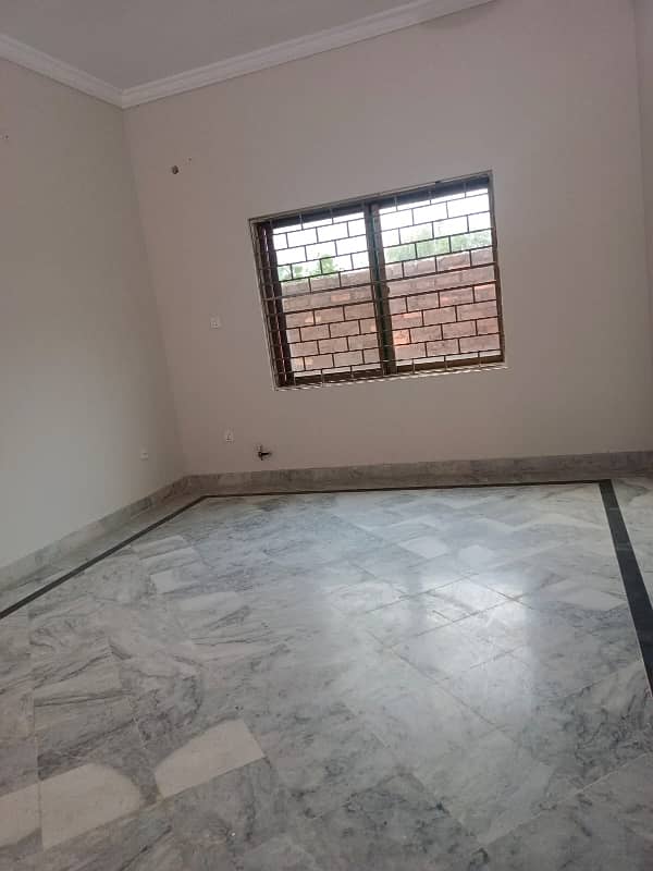 Banigala 1.5 Kanal Ground Portion Available For Rent With Gas 10