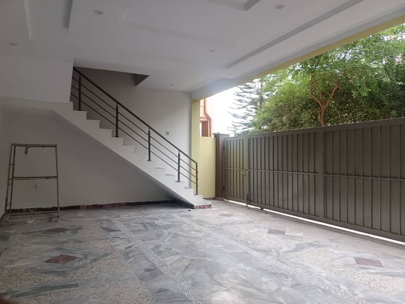 Bani Gala 12 Marla Upper Portion Available For Rent 12