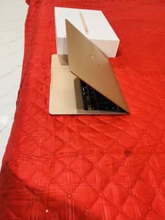 Apple MacBook 2020