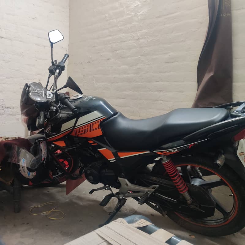 Honda 150 CBF lush condition 0