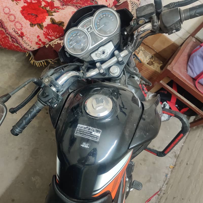 Honda 150 CBF lush condition 2