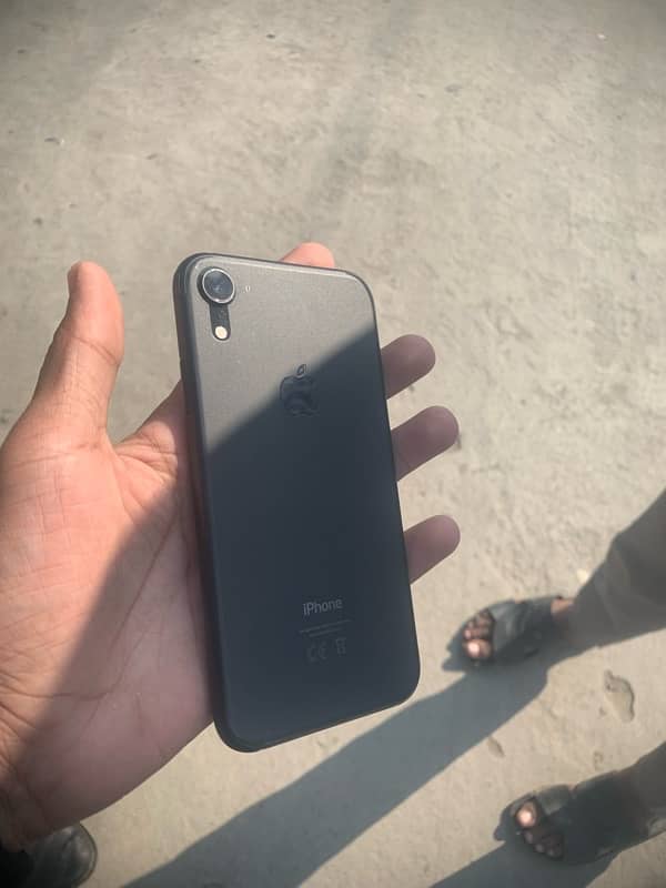 IPhone XR NON PTA FACTORY UNLOCKED 64GB 1