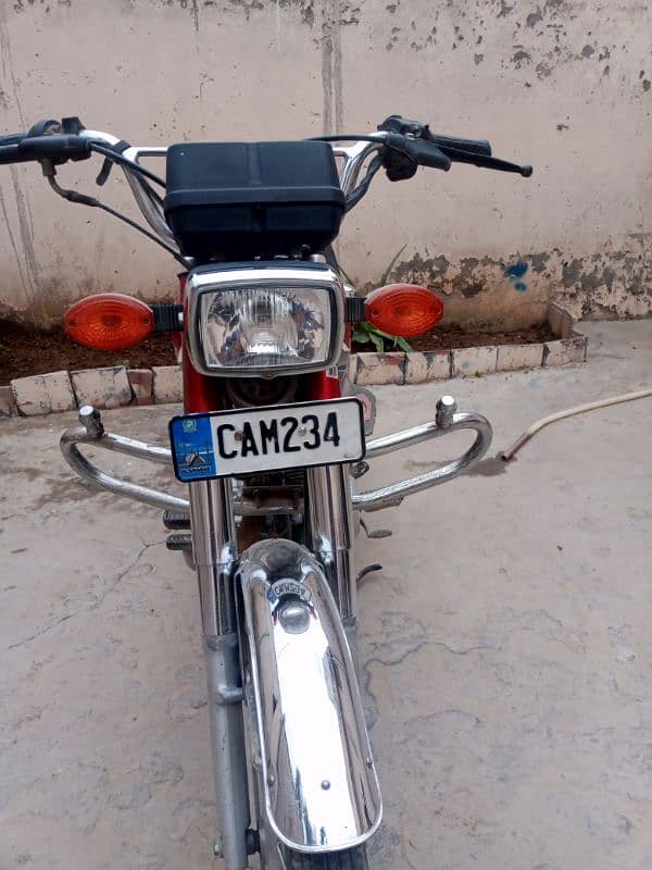 CG125 motorcycle 1