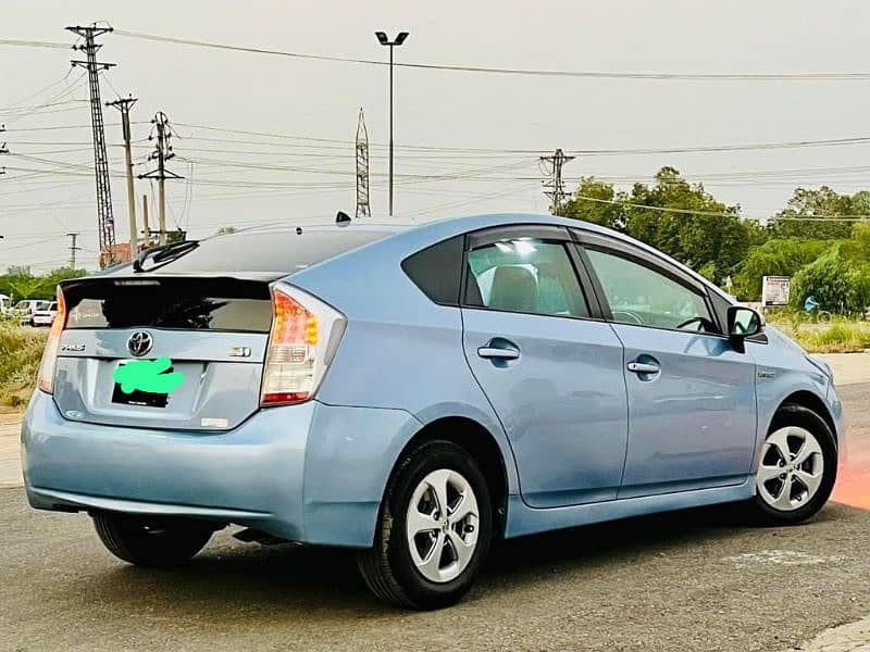 Toyota Prius 2015 5