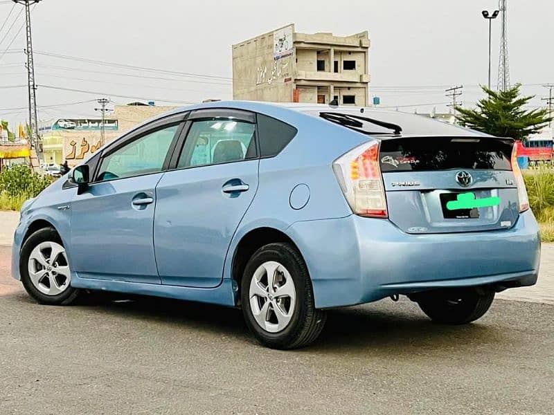 Toyota Prius 2015 6