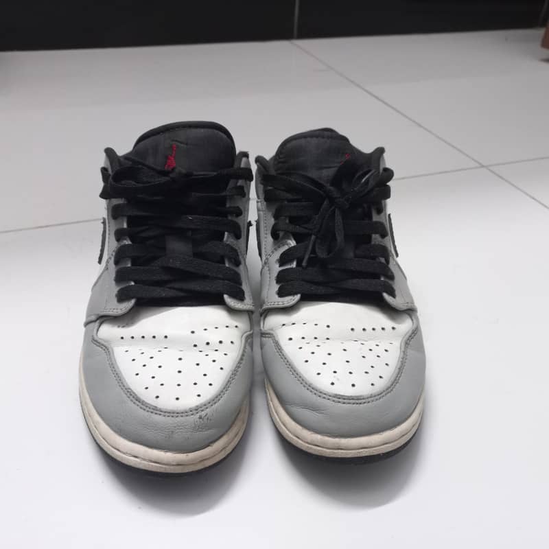 Jordan 1 - Low Light Smoke Grey 553558-030 0