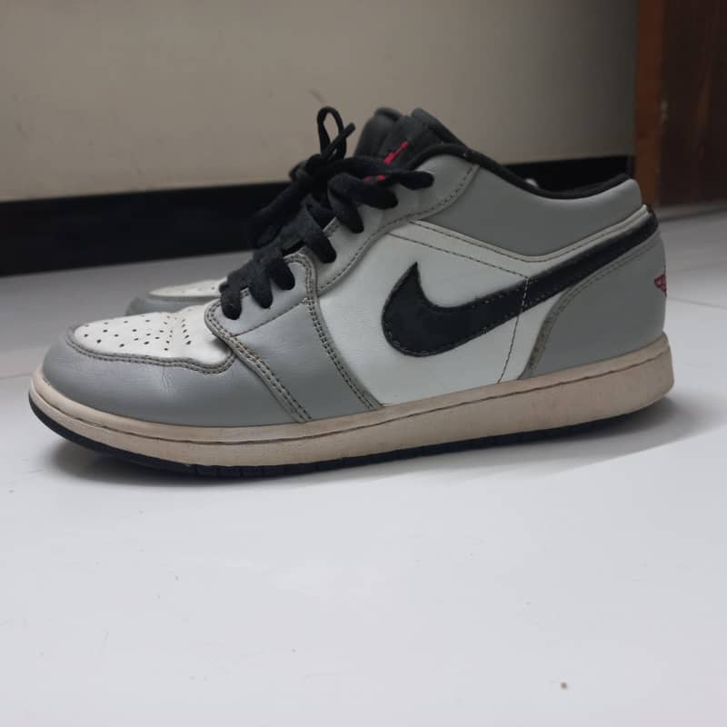 Jordan 1 - Low Light Smoke Grey 553558-030 2