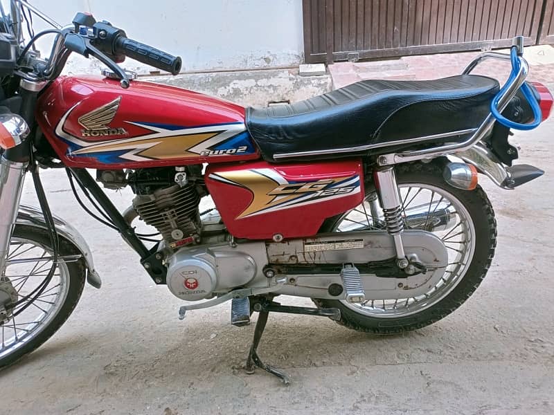 Honda cg125 Red Color 2